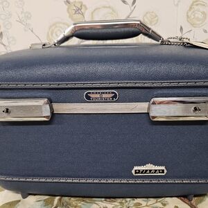 American Tourister Dark Blue Travel Case Has Interior Mirror, ID Tag, No Key